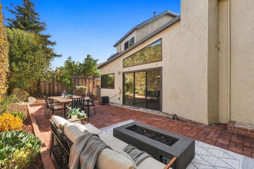 820 Jefferson Court, San Mateo, CA 94401 820 Jefferson Court, San Mateo, CA 94401