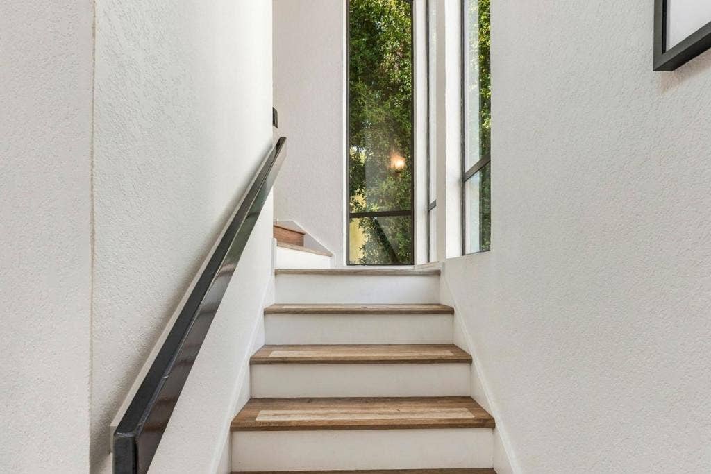 820 Jefferson Court, San Mateo, CA 94401 820 Jefferson Court, San Mateo, CA 94401