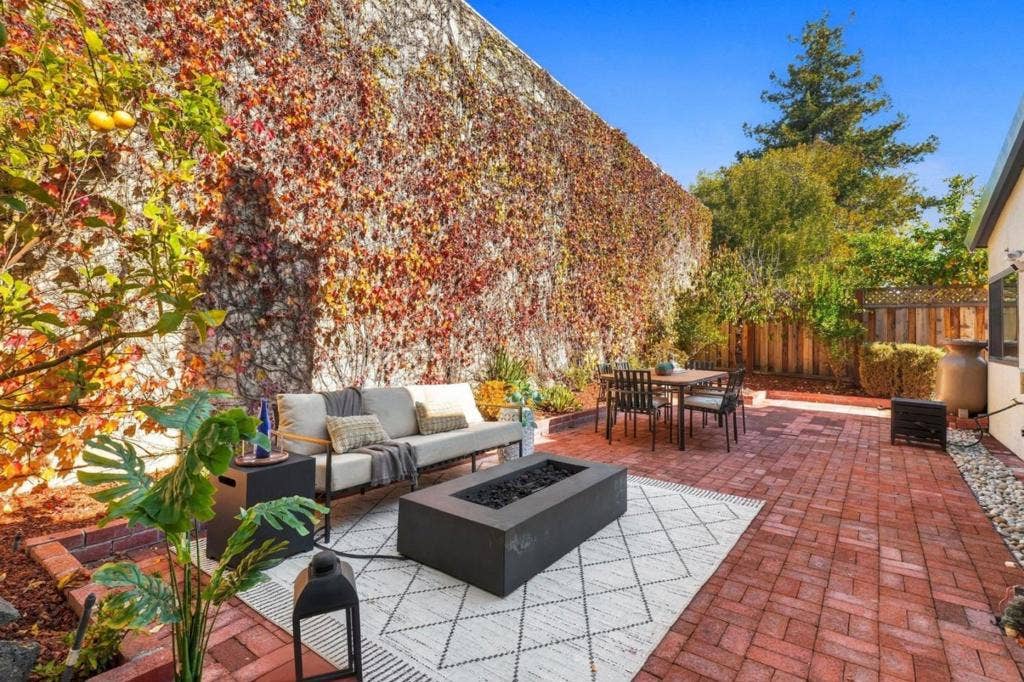820 Jefferson Court, San Mateo, CA 94401 820 Jefferson Court, San Mateo, CA 94401