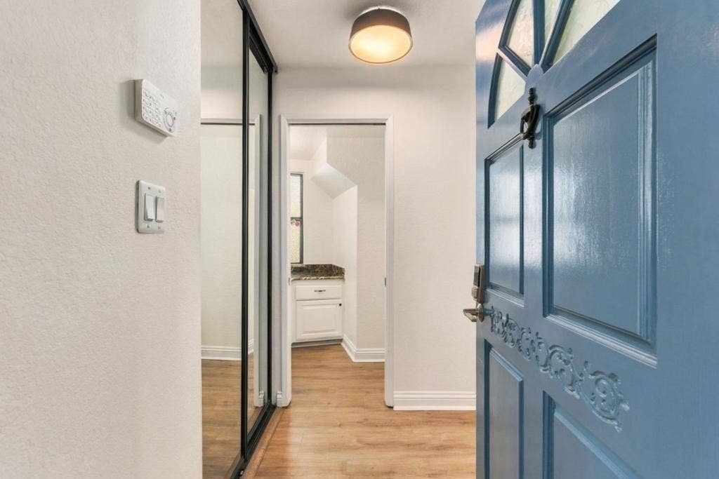 820 Jefferson Court, San Mateo, CA 94401 820 Jefferson Court, San Mateo, CA 94401