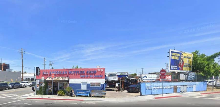 Property photo for 2701 Middlefield Road, Redwood City, CA