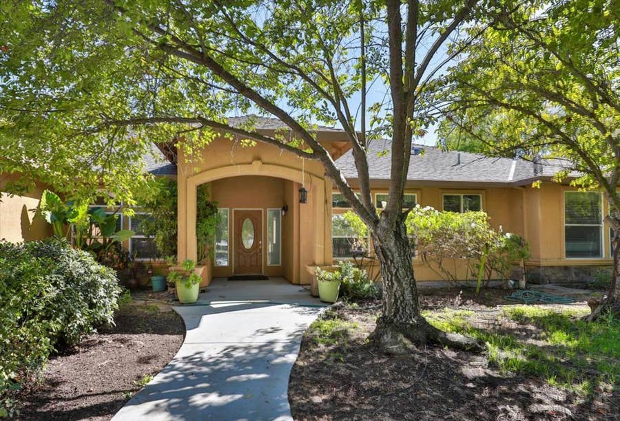Property photo for 13921 Simko Ranch Lane, Galt, CA