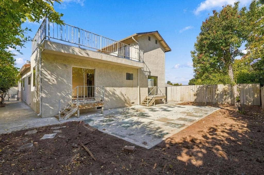 915 Ruth Avenue, Belmont, CA 94002