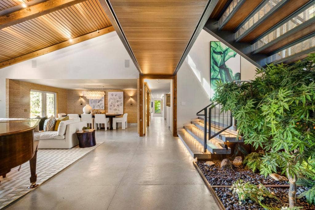 14123 Tracy Court, Los Altos Hills, CA 94022