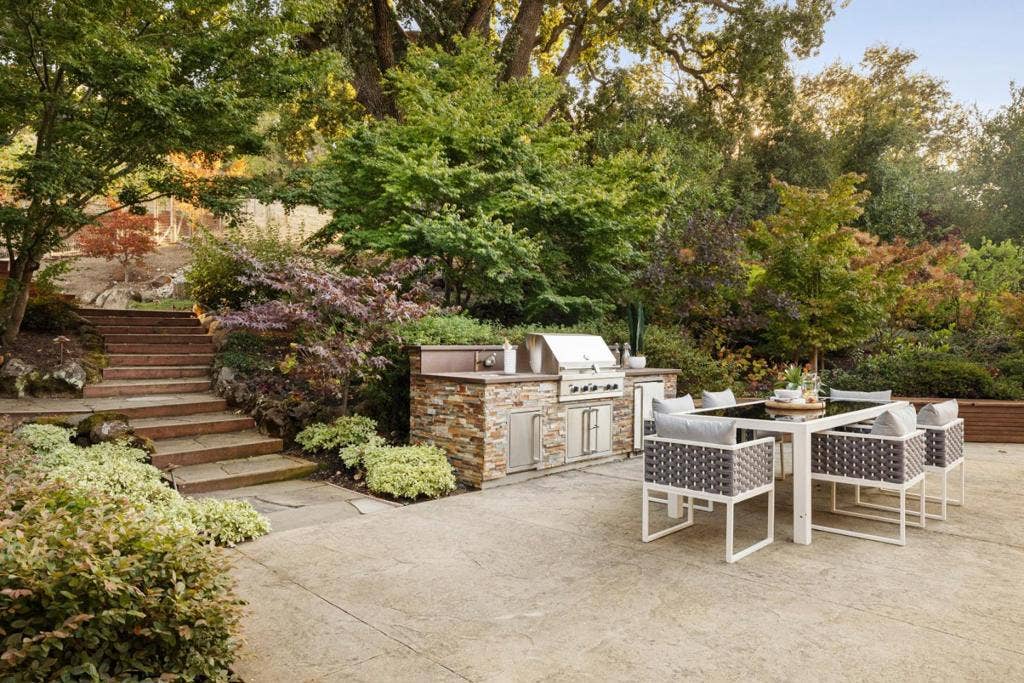 14123 Tracy Court, Los Altos Hills, CA 94022