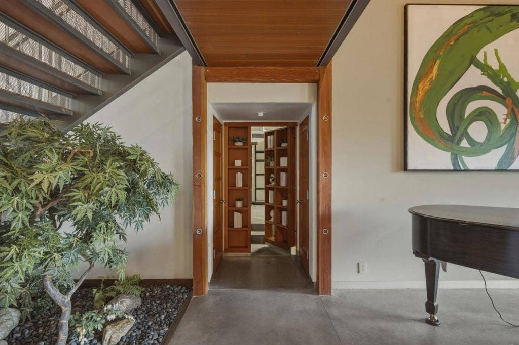 14123 Tracy Court, Los Altos Hills, CA 94022