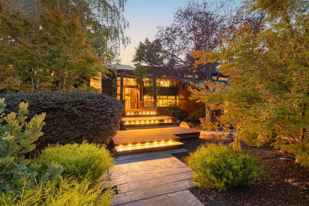 14123 Tracy Court, Los Altos Hills, CA 94022