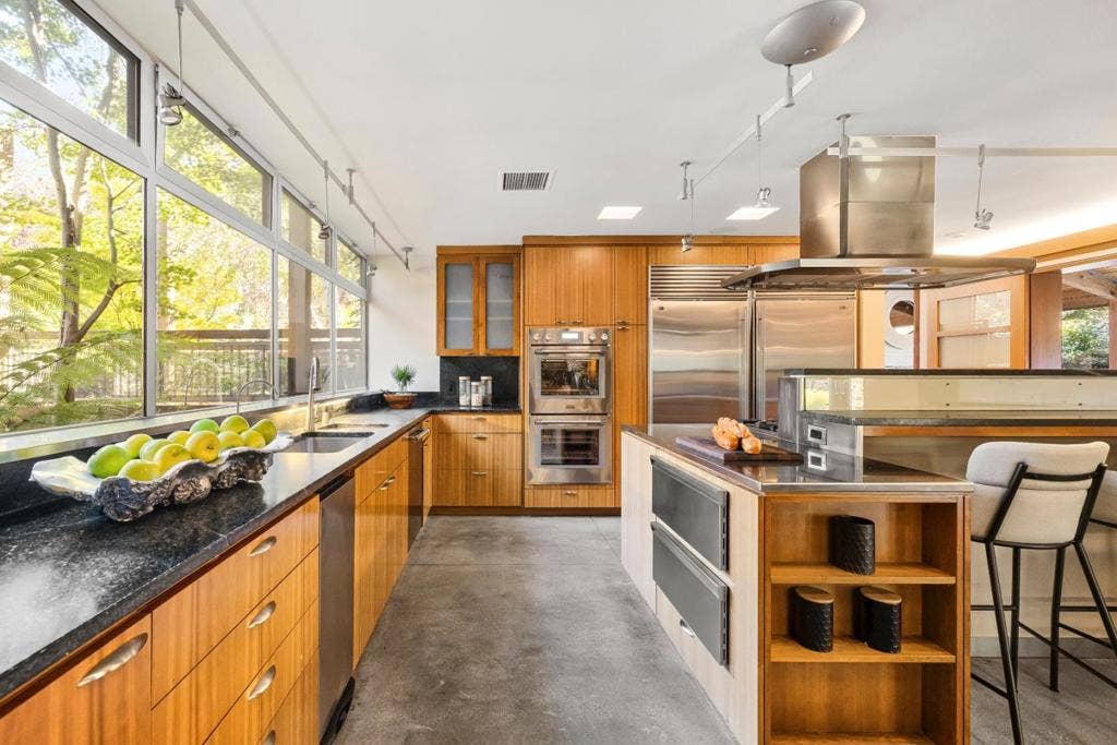 14123 Tracy Court, Los Altos Hills, CA 94022