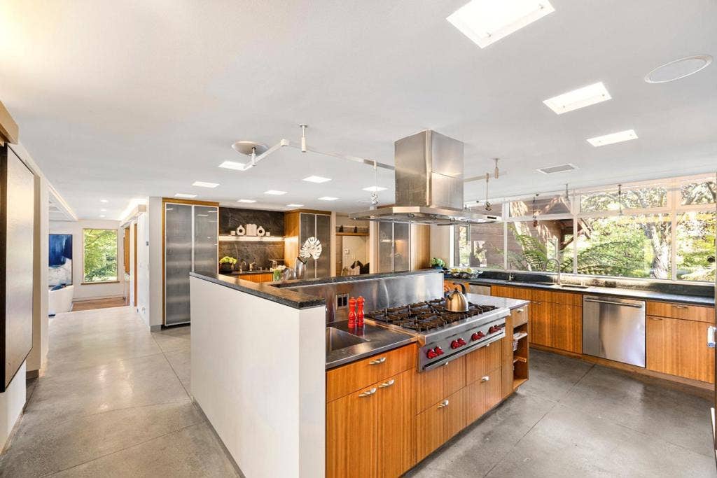 14123 Tracy Court, Los Altos Hills, CA 94022