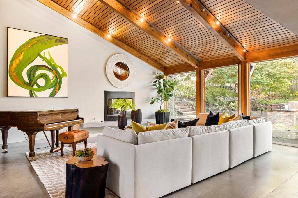 14123 Tracy Court, Los Altos Hills, CA 94022