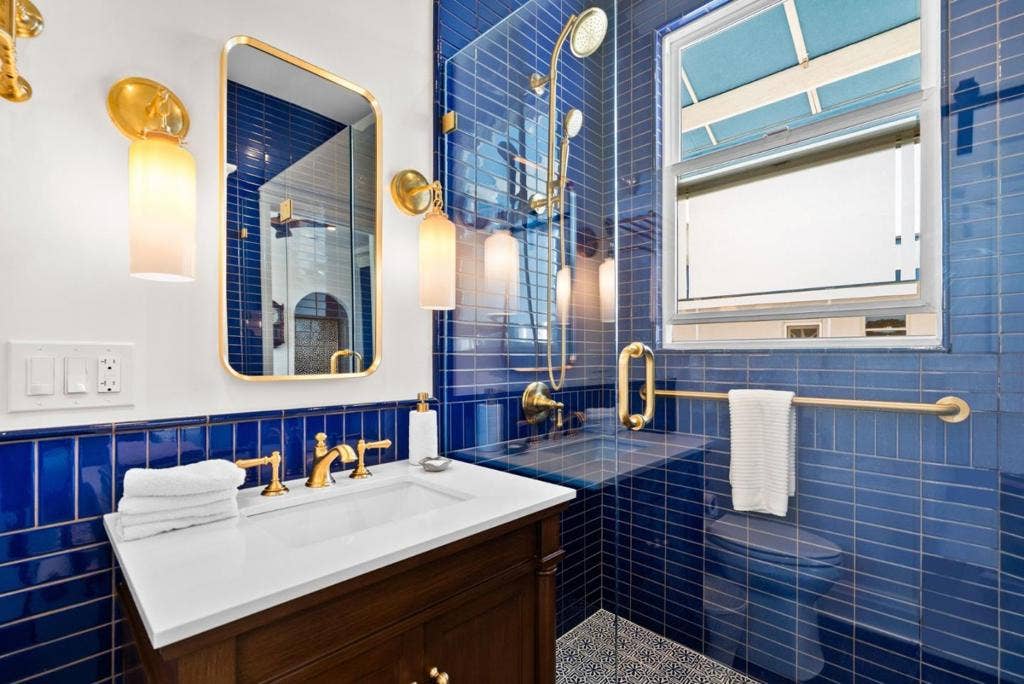 260 High Street, #208, Santa Cruz, CA 95060 260 High Street, #208, Santa Cruz, CA 95060