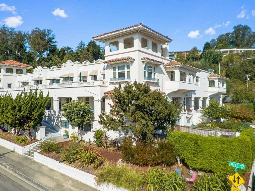 260 High Street, #208, Santa Cruz, CA 95060 260 High Street, #208, Santa Cruz, CA 95060