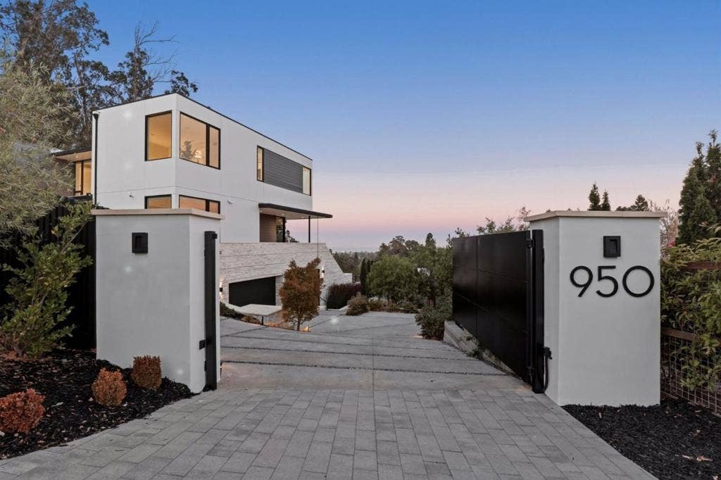 950 Macadamia Drive, Hillsborough, CA 94010 950 Macadamia Drive, Hillsborough, CA 94010