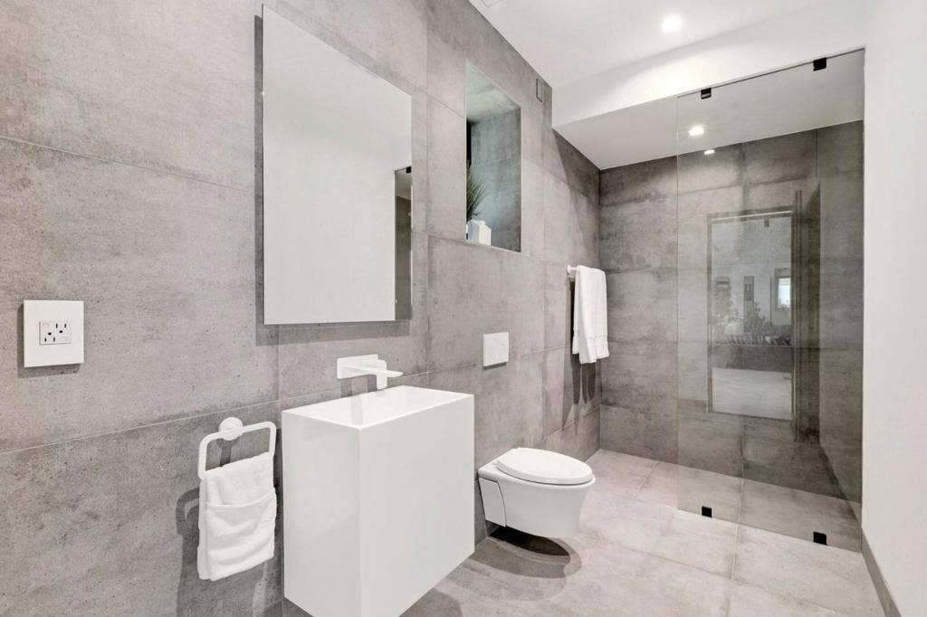950 Macadamia Drive, Hillsborough, CA 94010 950 Macadamia Drive, Hillsborough, CA 94010