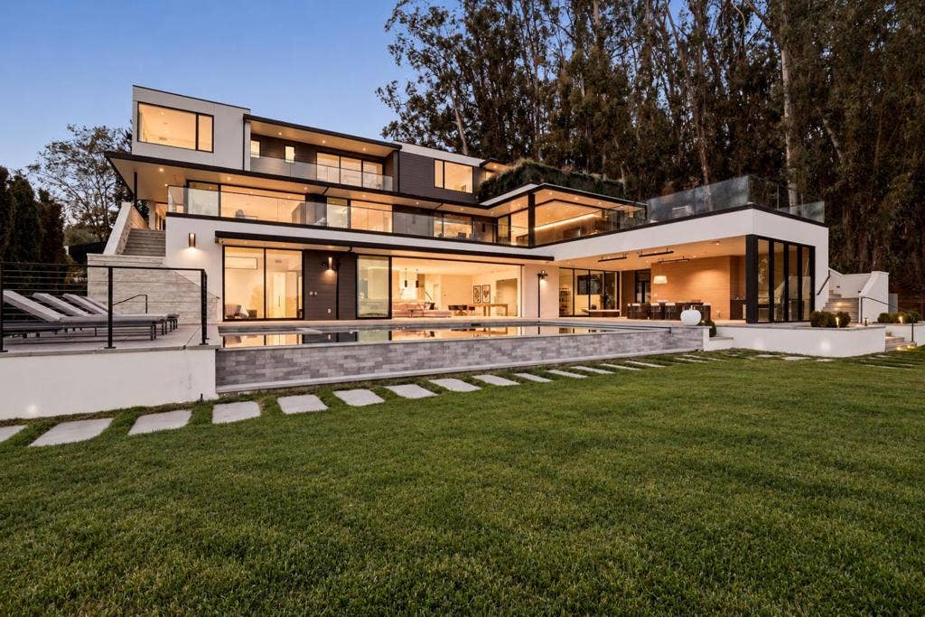 950 Macadamia Drive, Hillsborough, CA 94010 950 Macadamia Drive, Hillsborough, CA 94010
