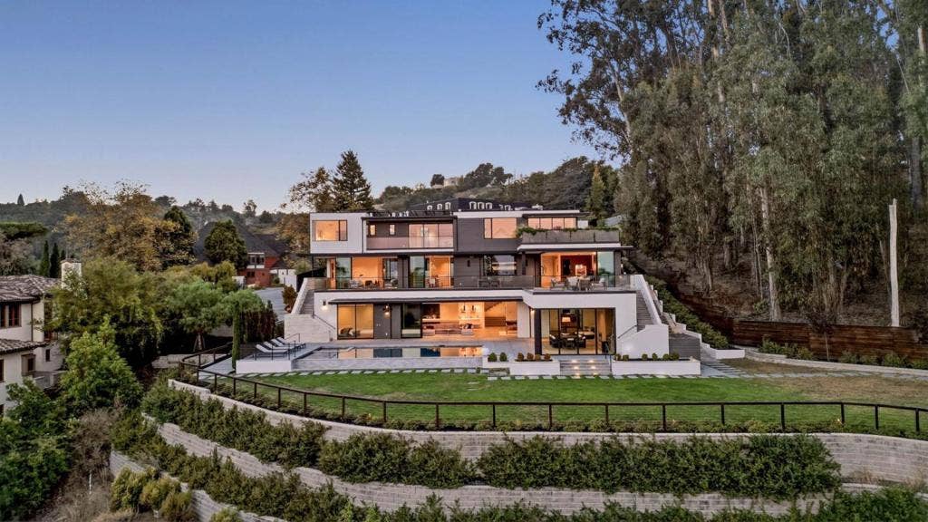 950 Macadamia Drive, Hillsborough, CA 94010 950 Macadamia Drive, Hillsborough, CA 94010