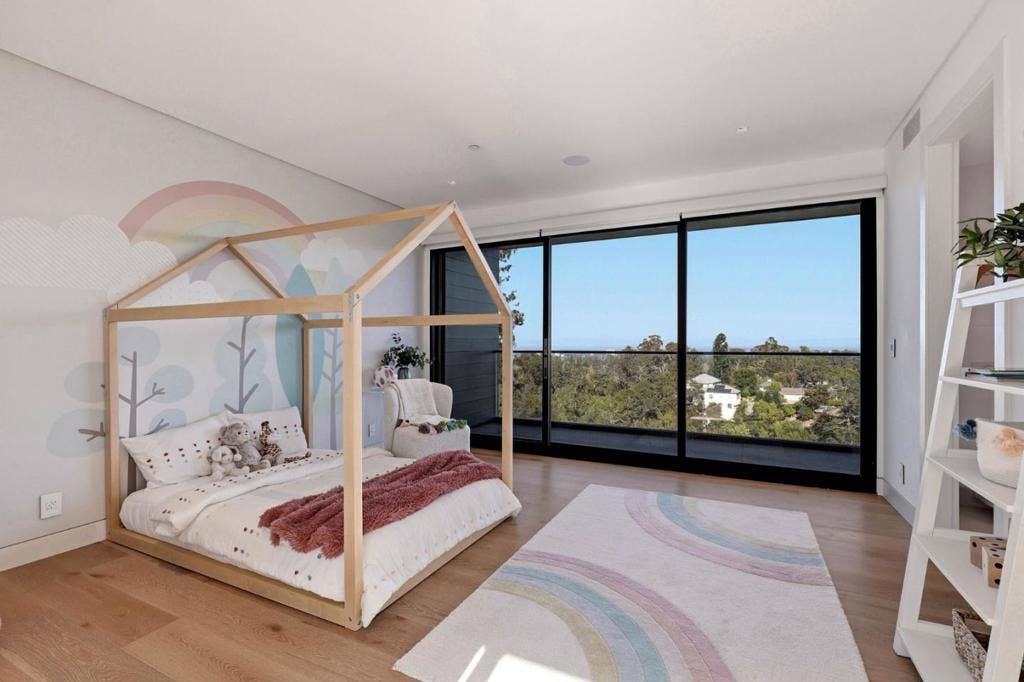 950 Macadamia Drive, Hillsborough, CA 94010 950 Macadamia Drive, Hillsborough, CA 94010