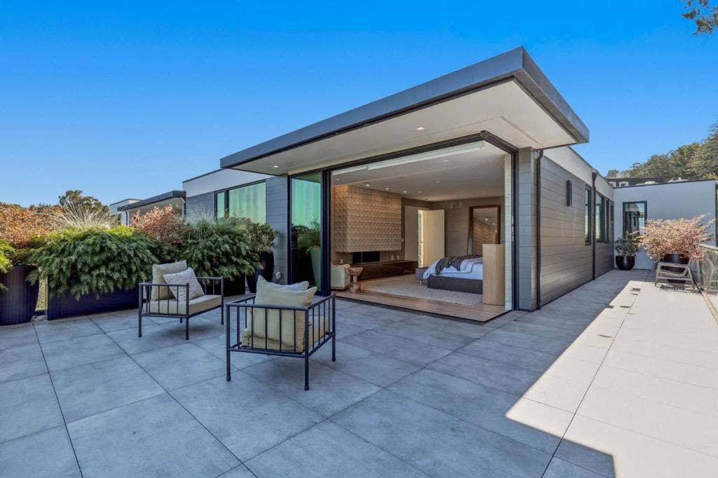 950 Macadamia Drive, Hillsborough, CA 94010 950 Macadamia Drive, Hillsborough, CA 94010