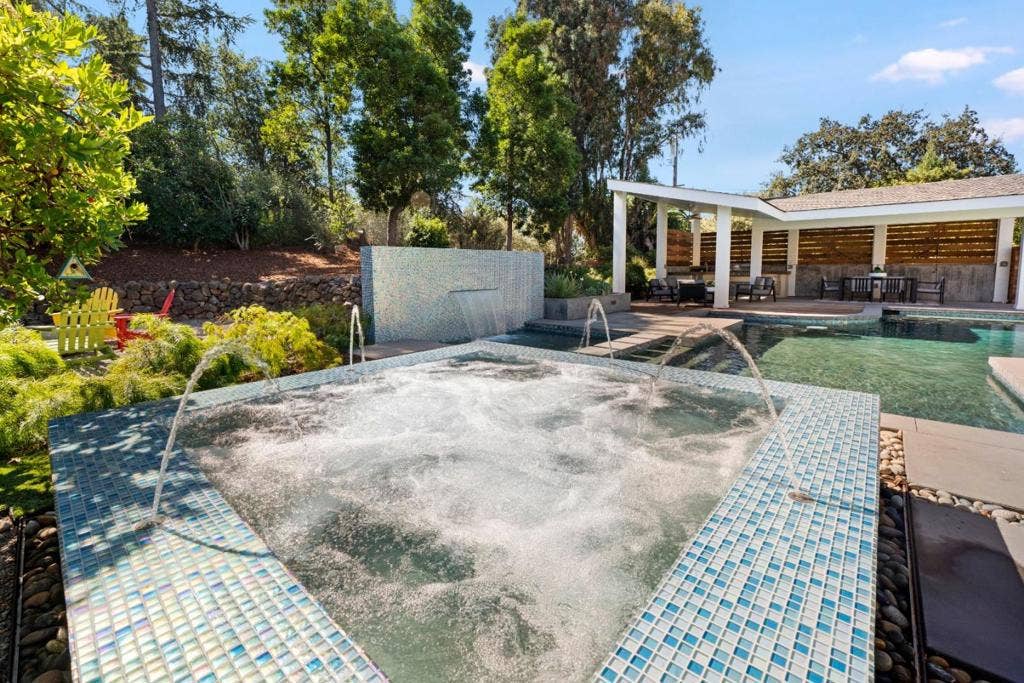 26209 Dori Lane, Los Altos Hills, CA 94022