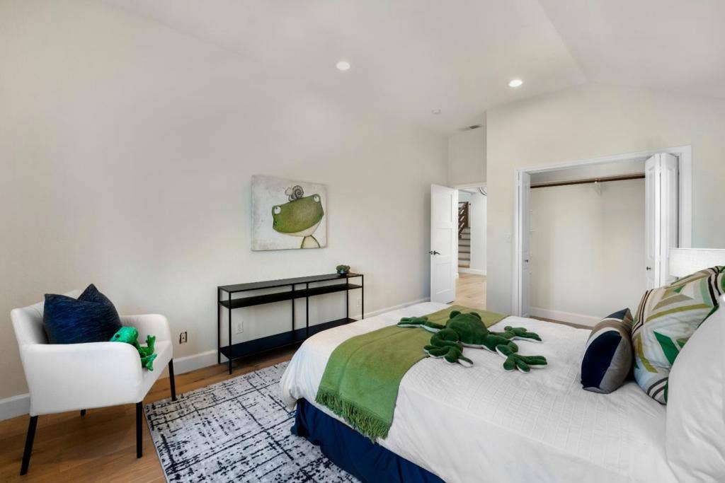 26209 Dori Lane, Los Altos Hills, CA 94022