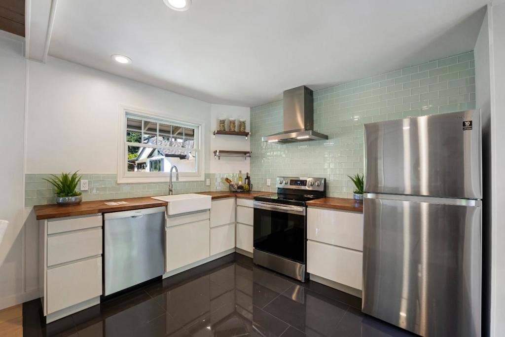26209 Dori Lane, Los Altos Hills, CA 94022
