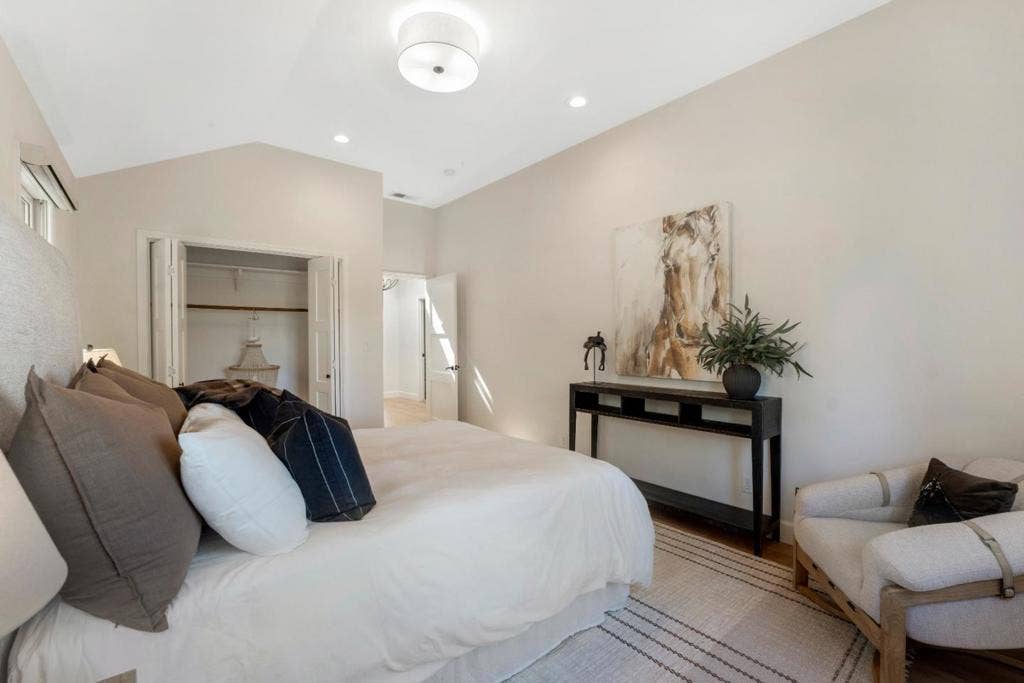 26209 Dori Lane, Los Altos Hills, CA 94022