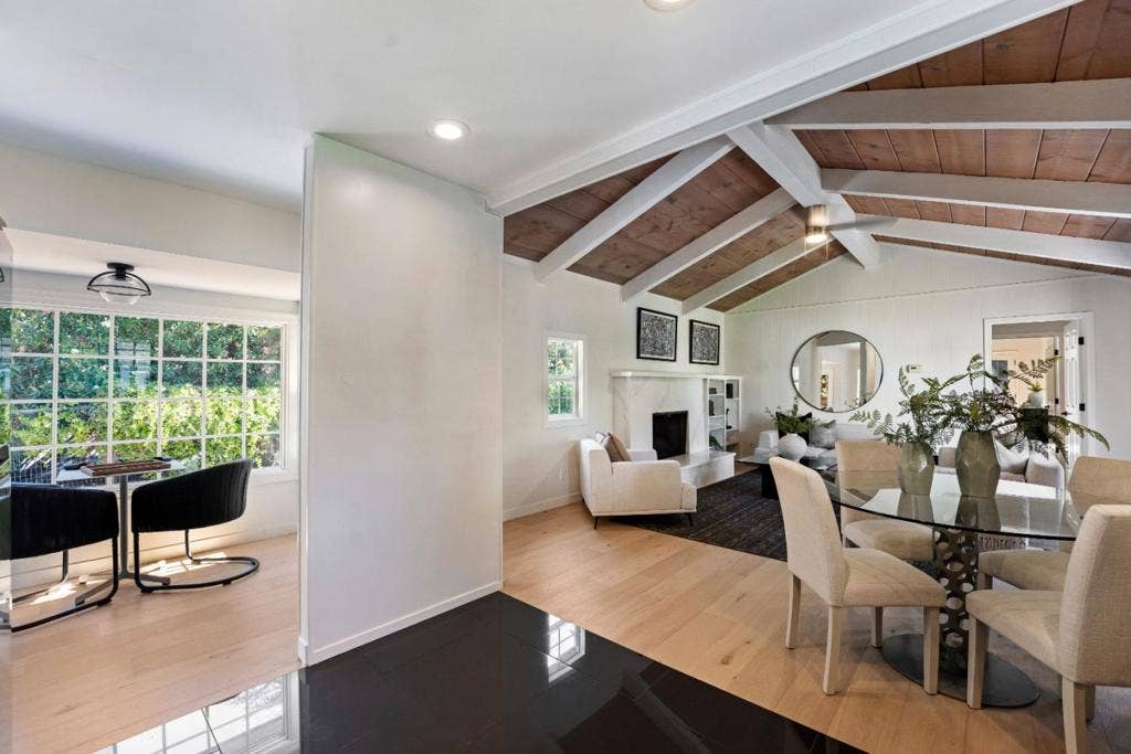 26209 Dori Lane, Los Altos Hills, CA 94022