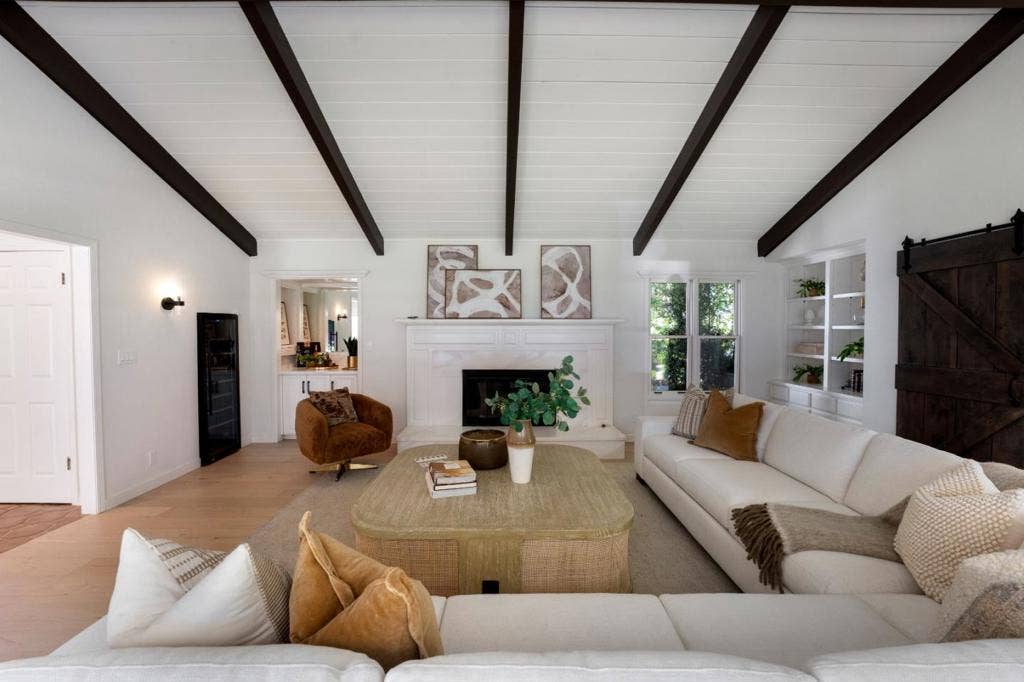 26209 Dori Lane, Los Altos Hills, CA 94022