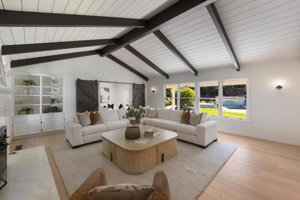 26209 Dori Lane, Los Altos Hills, CA 94022