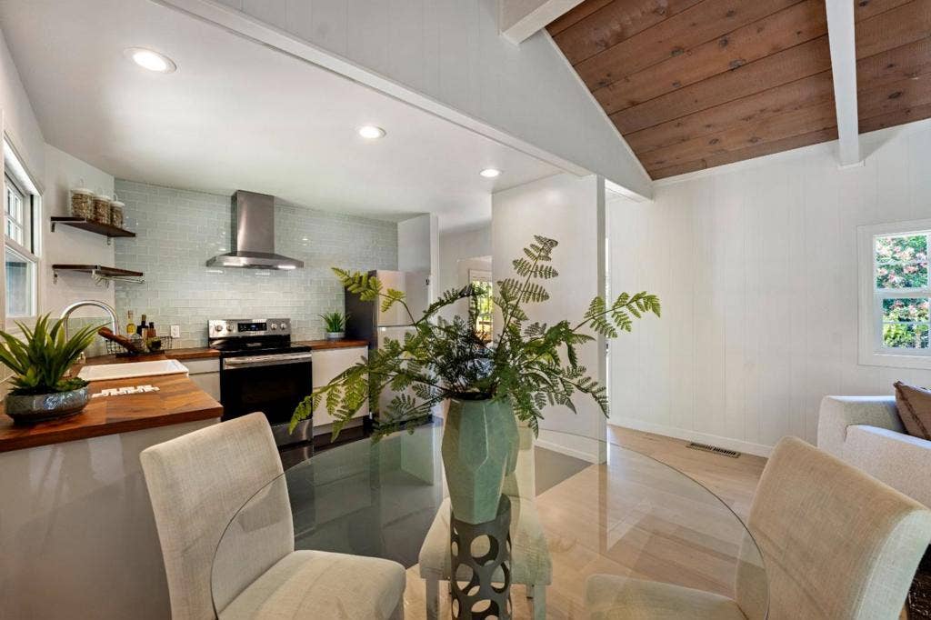 26209 Dori Lane, Los Altos Hills, CA 94022