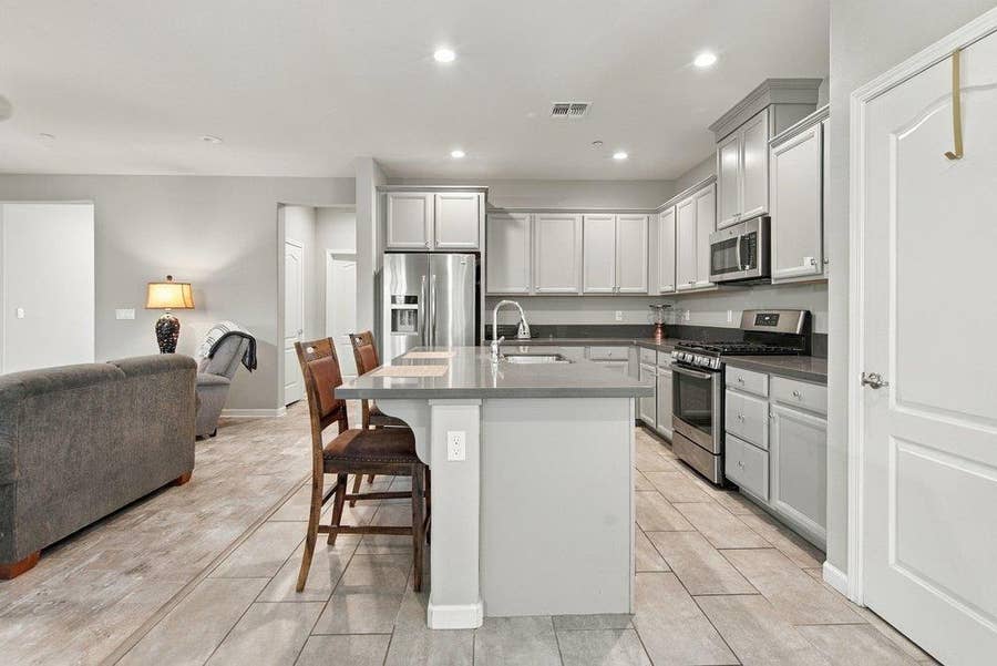 Property photo for 863 Fritz Drive, Los Banos, CA