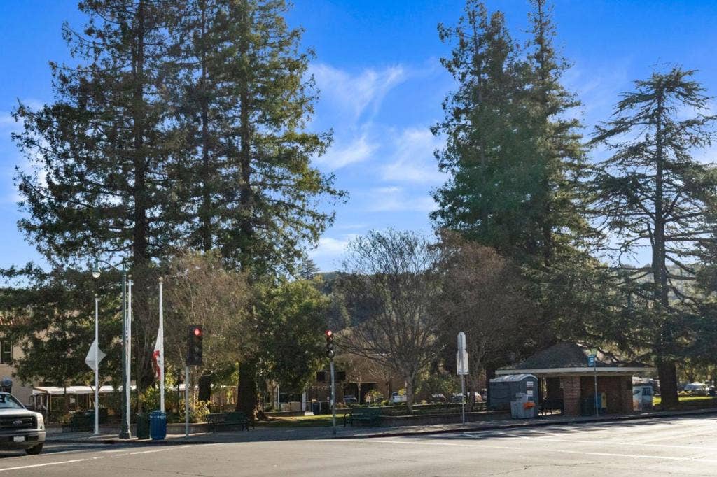 15580 Loma Vista Avenue, Los Gatos, CA 95032 15580 Loma Vista Avenue, Los Gatos, CA 95032