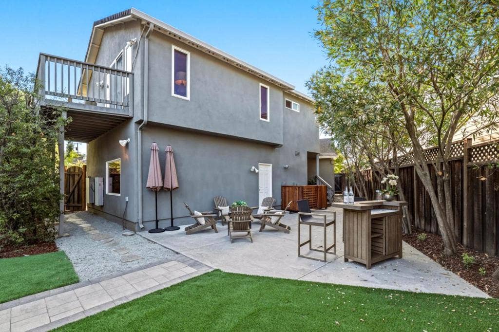 15580 Loma Vista Avenue, Los Gatos, CA 95032 15580 Loma Vista Avenue, Los Gatos, CA 95032