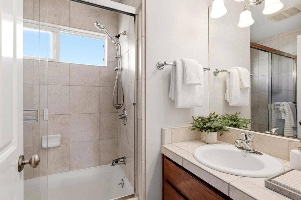 15580 Loma Vista Avenue, Los Gatos, CA 95032 15580 Loma Vista Avenue, Los Gatos, CA 95032