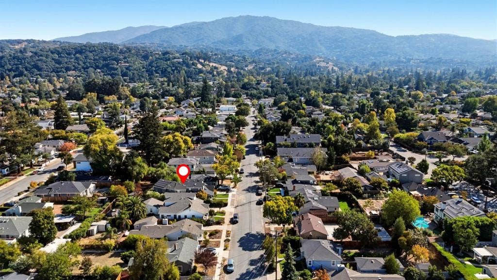 15580 Loma Vista Avenue, Los Gatos, CA 95032 15580 Loma Vista Avenue, Los Gatos, CA 95032