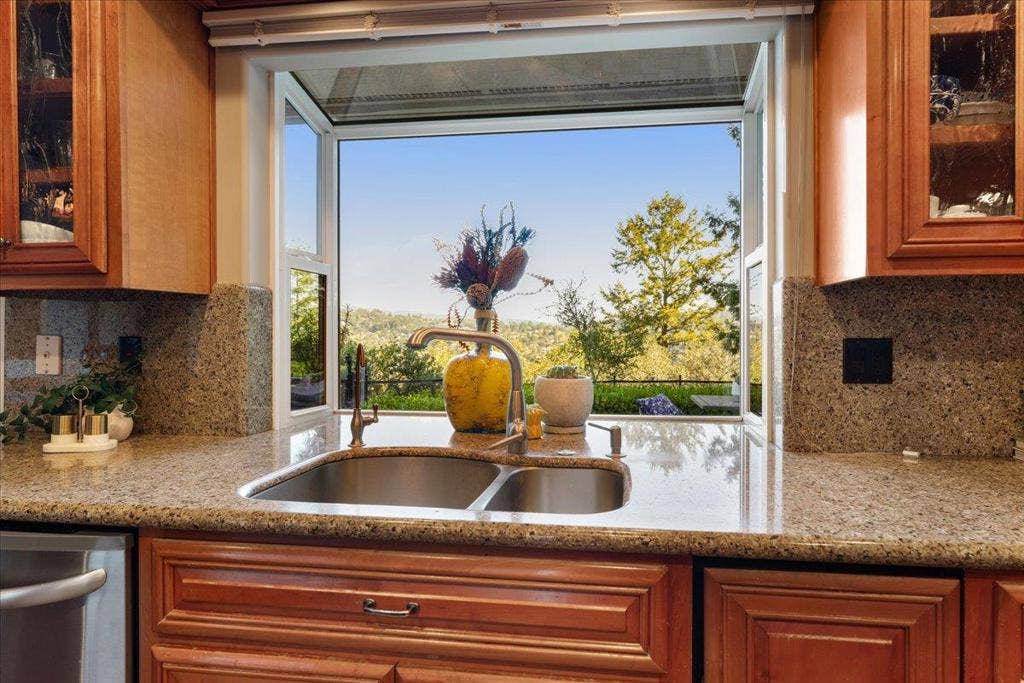 561 Hacienda Drive, Scotts Valley, CA 95066