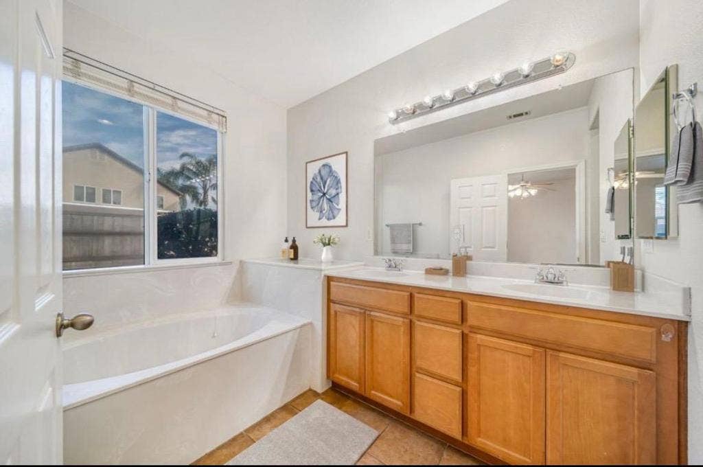 1648 Bermuda Lane, Manteca, CA 95337 1648 Bermuda Lane, Manteca, CA 95337