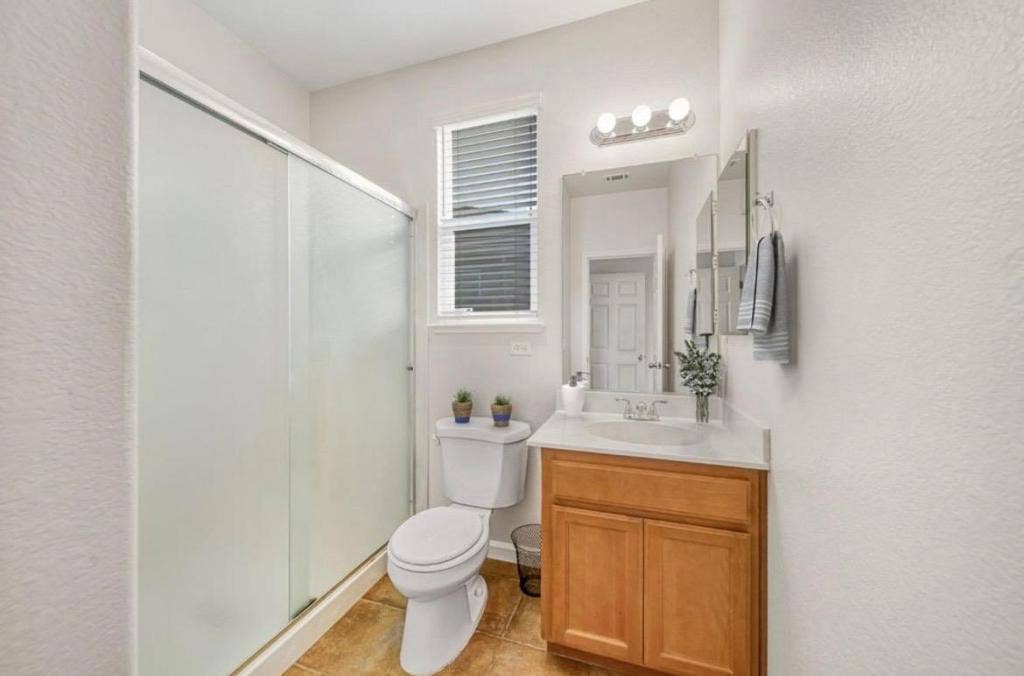 1648 Bermuda Lane, Manteca, CA 95337 1648 Bermuda Lane, Manteca, CA 95337