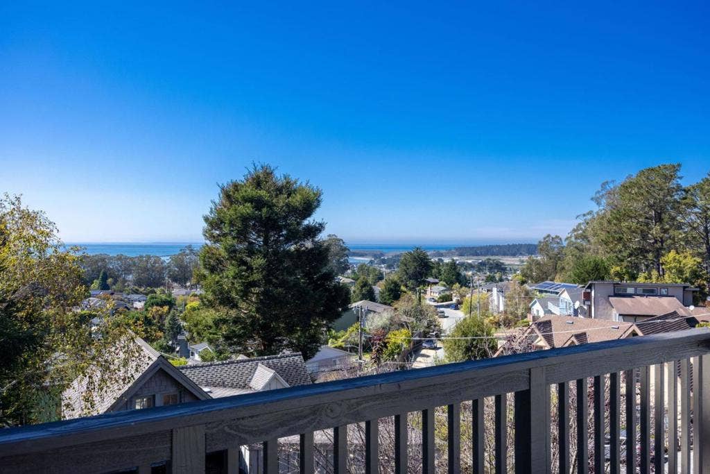 212 Dolores Street, El Granada, CA 94018 212 Dolores Street, El Granada, CA 94018