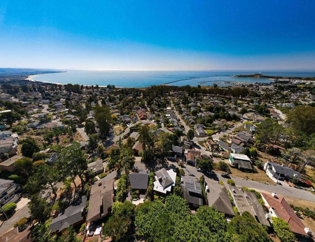 212 Dolores Street, El Granada, CA 94018 212 Dolores Street, El Granada, CA 94018