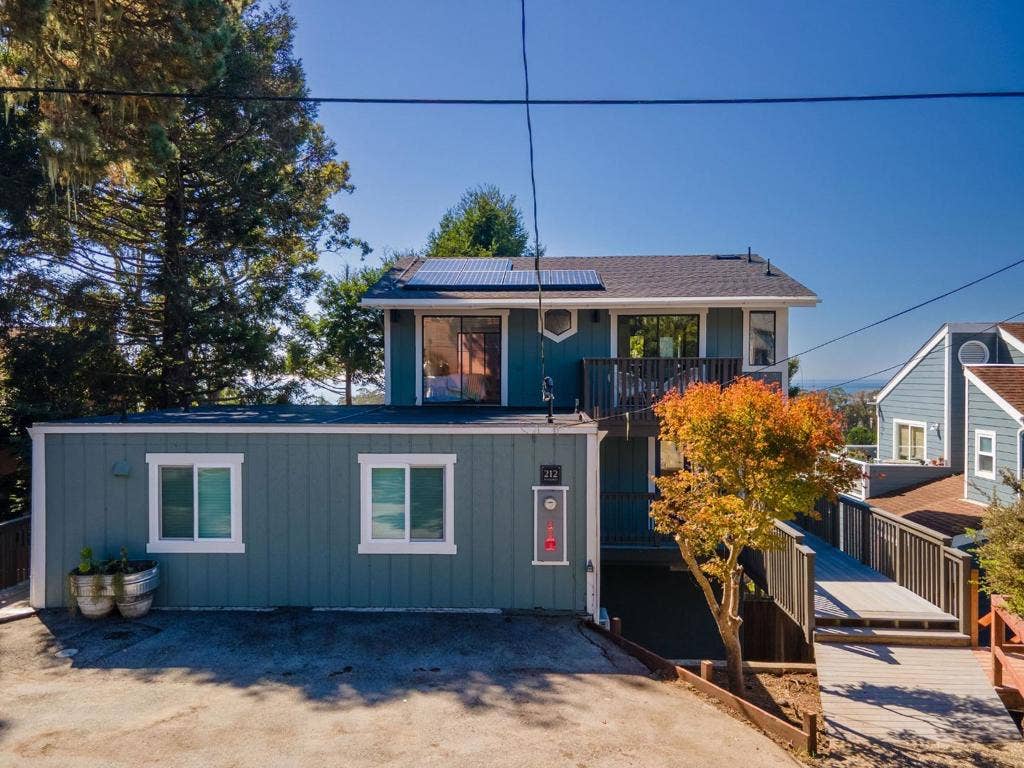 212 Dolores Street, El Granada, CA 94018 212 Dolores Street, El Granada, CA 94018