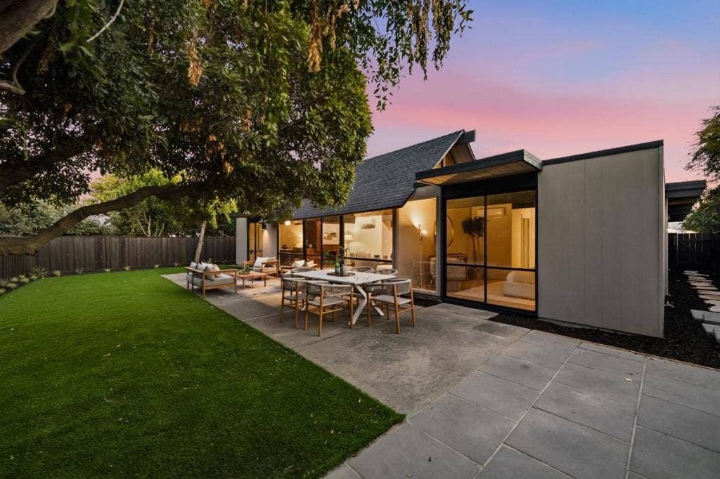 821 Cumberland Drive, Sunnyvale, CA 94087 821 Cumberland Drive, Sunnyvale, CA 94087