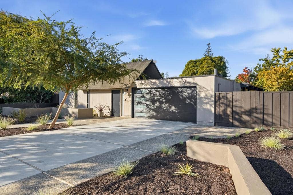 821 Cumberland Drive, Sunnyvale, CA 94087 821 Cumberland Drive, Sunnyvale, CA 94087