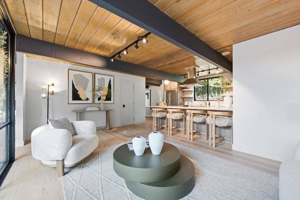 821 Cumberland Drive, Sunnyvale, CA 94087 821 Cumberland Drive, Sunnyvale, CA 94087