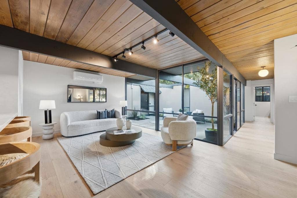 821 Cumberland Drive, Sunnyvale, CA 94087 821 Cumberland Drive, Sunnyvale, CA 94087