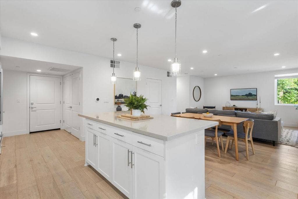 16319 Hamsher Court, Los Gatos, CA 95032 16319 Hamsher Court, Los Gatos, CA 95032