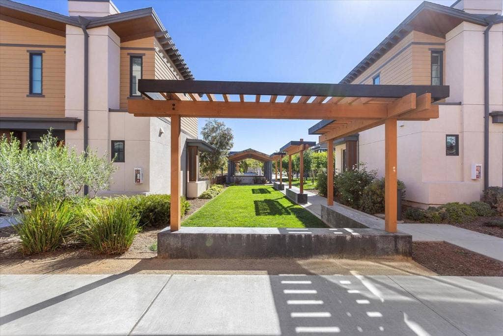 16319 Hamsher Court, Los Gatos, CA 95032 16319 Hamsher Court, Los Gatos, CA 95032