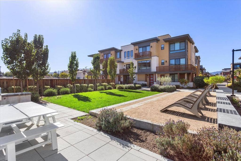 16319 Hamsher Court, Los Gatos, CA 95032 16319 Hamsher Court, Los Gatos, CA 95032