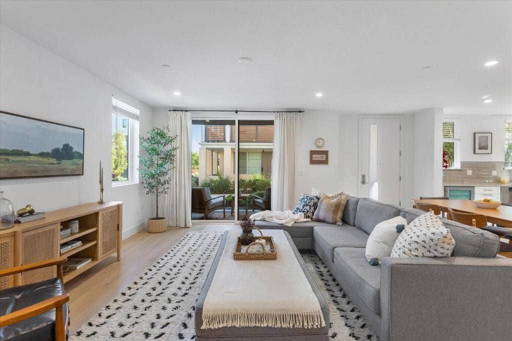 16319 Hamsher Court, Los Gatos, CA 95032 16319 Hamsher Court, Los Gatos, CA 95032