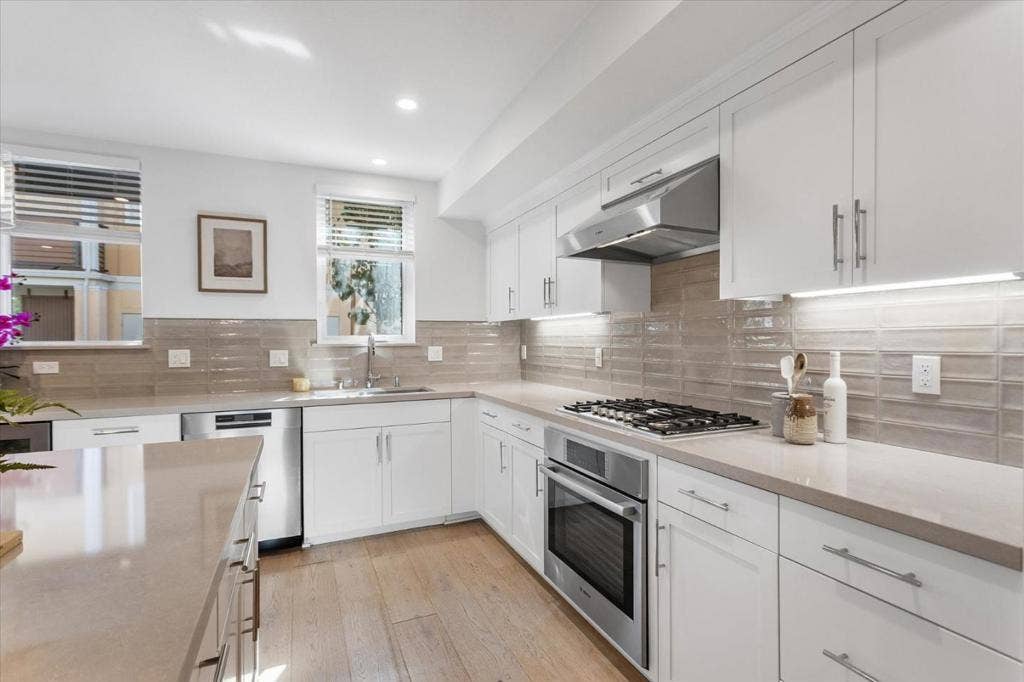 16319 Hamsher Court, Los Gatos, CA 95032 16319 Hamsher Court, Los Gatos, CA 95032